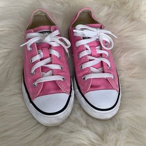Kids converse. Pink and white. Size 1.